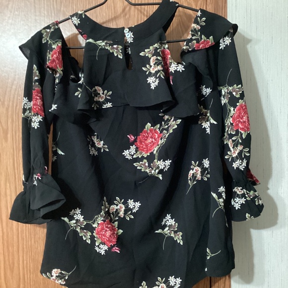 Women’s Blouse - Picture 2 of 6